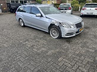 damaged passenger cars Mercedes E-klasse 350 CDI AVANTGARDE AUTOMAAT. 2011/8