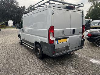 Peugeot Boxer 330 2.2 HDI L1H1 Première picture 3