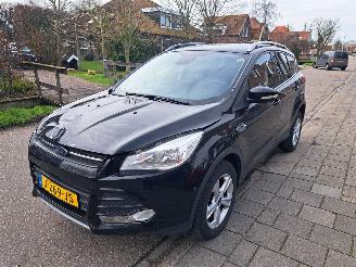 damaged passenger cars Ford Kuga 1.5i titanium 2016/4