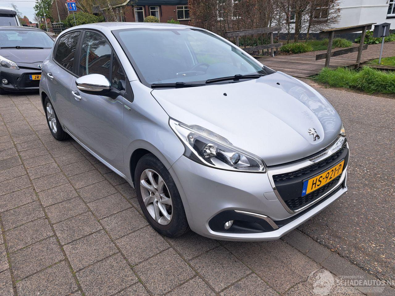 Peugeot 208 1.2 pure tech urban 40097km nap