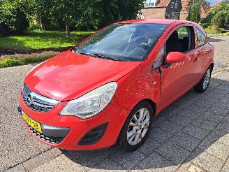 Coche accidentado Opel Corsa 1.2i 2012/10