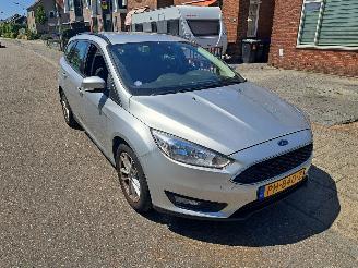 Coche accidentado Ford Focus 1.0i lease edition 2017/7