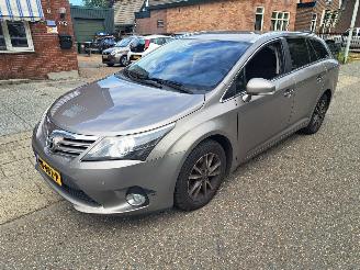 skadebil auto Toyota Avensis 1.8VVTi dynemic automaat 2015/2