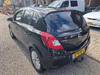 Opel Corsa 1.4 16v edition picture 5