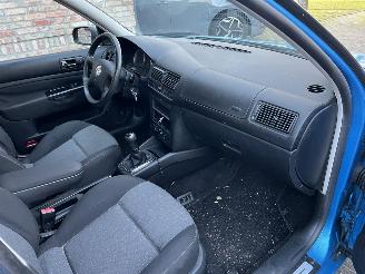 Volkswagen Golf 1.6 16V OCEAN 5DRS AIRCO picture 3