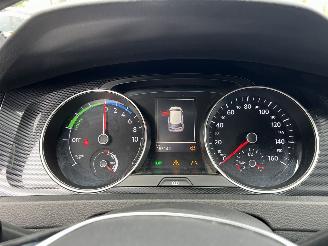 Volkswagen e-Golf  picture 24