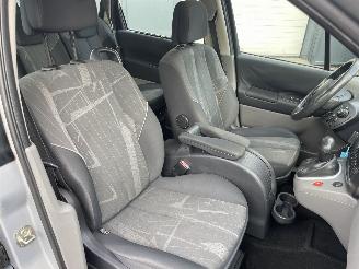 Renault Grand-scenic 2.0-16V Tech Line AIRCO AUTOMAAT 7-person picture 11