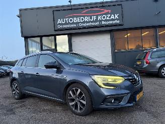 Vaurioauto  passenger cars Renault Mégane Estate 1.2 TCe Bose Airco Navi PDC 2017/4