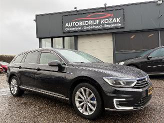Unfallwagen Volkswagen Passat 1.4 TSI GTE Highline AUTOMAAT NAVI PDC 2015/10