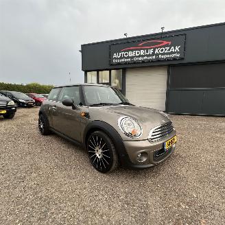 Voiture accidenté Mini One 1.6 One Business Line AIRCO 2011/8