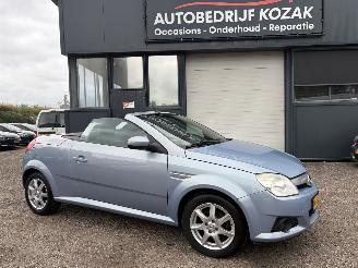 Tweedehands auto Opel Tigra TwinTop 1.4-16V Enjoy NIEUWE APK 2005/12