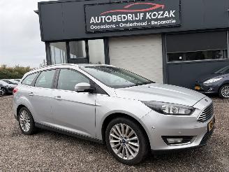 Unfallwagen Ford Focus 1.0 Titanium AIRCO CRUISE NAVI 2018/4