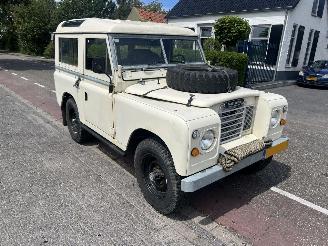 Damaged car Land Rover 88/109 2.3 88 series III 1980/5