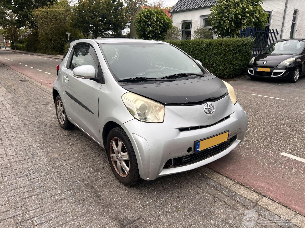 Toyota iQ 1.0-12V