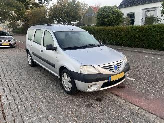 uszkodzony samochody osobowe Dacia Logan 1.6 Combi 2008/8