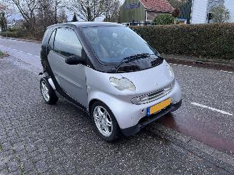 uszkodzony samochody osobowe Smart City-Coupé Smart & Pure 2000/1