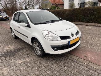 Avarii autoturisme Renault Clio 1.2-16V TCe 100 2009/3