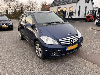 krockskadad bil auto Mercedes A-klasse A160 Business Class Avantgarde 2011/8
