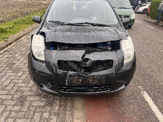 Toyota Yaris 1.3-16V VVT-i SOL picture 8