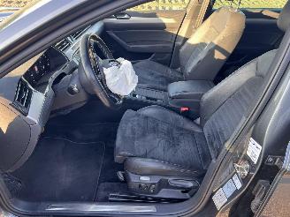 Volkswagen Passat 1.4 TSI GTE Variant Connected Series Plus   NL AUTO picture 6