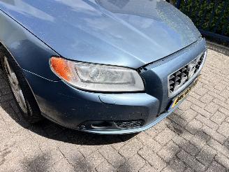 Volvo V-70 2.4 D5 picture 9
