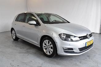 damaged passenger cars Volkswagen Golf 1.0 TSI Comfortline 2017/5
