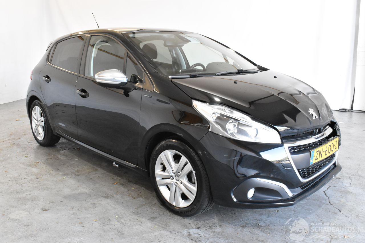 Peugeot 208 1.2 PureT. Signature