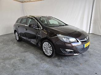 Vaurioauto  passenger cars Opel Astra SPORTS TOURER 2015/5