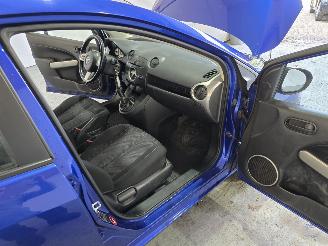 Mazda 2  picture 19