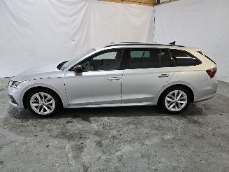 Skoda Octavia 1.0 e-TSI Sport Bns picture 4
