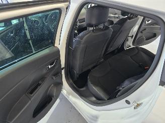 Renault Clio 1.5 dCi Nightenamp;Day picture 19