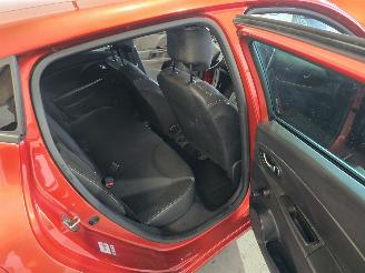 Renault Clio 0.9 TCe Expression picture 16