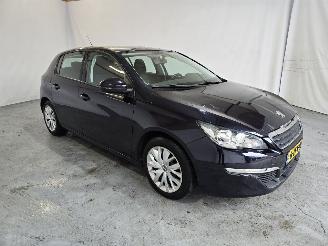 Damaged car Peugeot 308 1.2 VTi Blue Lease 2014/2