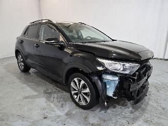 damaged passenger cars Kia Stonic 1.0 T-GDi MHEV Dyn+L 2021/5