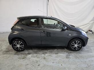Toyota Aygo 1.0 VVT-i x-play picture 8