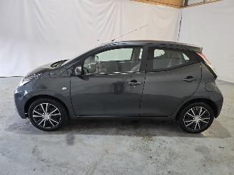 Toyota Aygo 1.0 VVT-i x-play picture 4