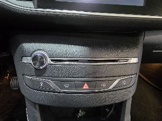 Peugeot 308 1.2 PureTech Blue Lease Premium picture 31