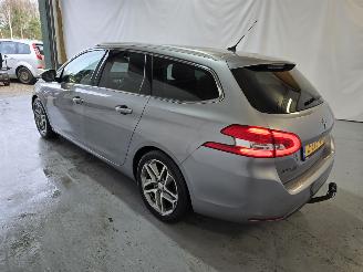 Peugeot 308 1.2 PureTech Blue Lease Premium picture 5