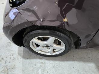 Toyota iQ 1.0 L picture 11