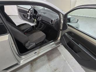 Volkswagen Up! 1.0 BMT take up! picture 15