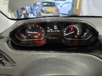 Peugeot 208 1.2 PureT. Blue Lion picture 30