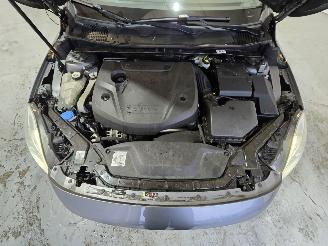 Volvo V-40 2.0 D2 R-Design Bns picture 14