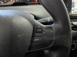 Peugeot 208 1.2 PureT. Blue Lion picture 29