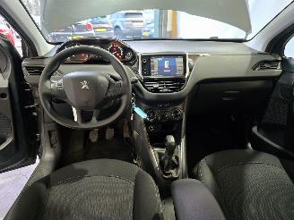 Peugeot 208 1.2 PureT. Blue Lion picture 23