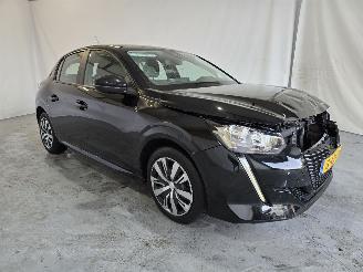 Unfallwagen Peugeot 208 1.2 PT 2023/4