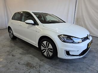 damaged passenger cars Volkswagen Golf E-Golf 2019/10