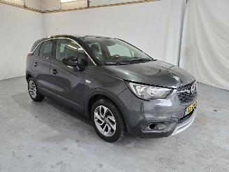 Damaged car Opel Crossland X 1.2 Online Edition Black Roof 2018/6