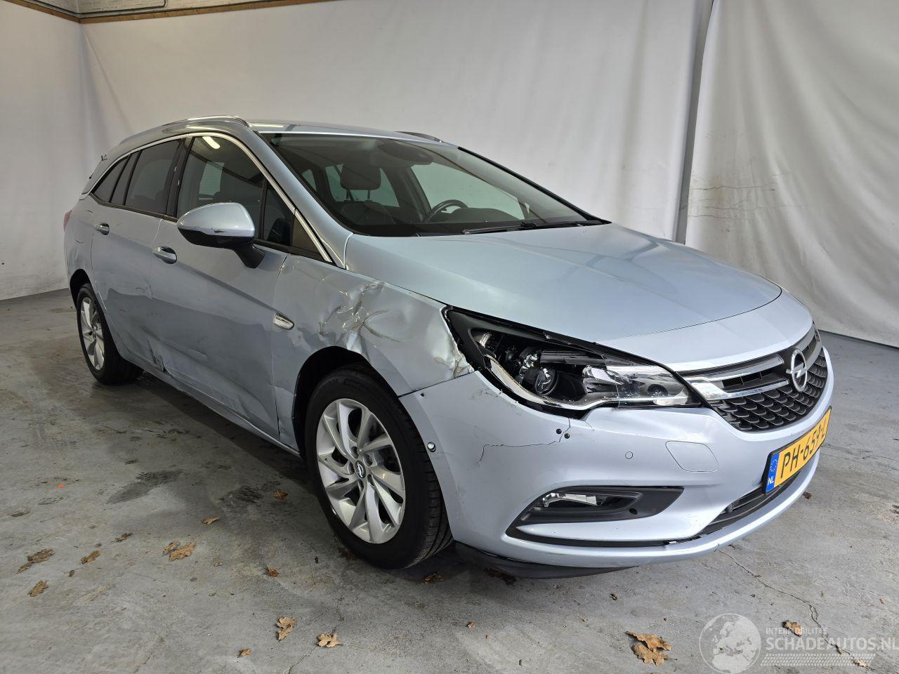 Opel Astra SPORTS TOURER+