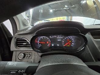 Opel Karl / VIVA 1.0 ecoFLEX 120 Jaar Edition picture 30