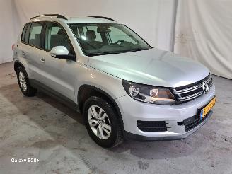 damaged passenger cars Volkswagen Tiguan 1.4 TSI Comf.enDesign 2013/3